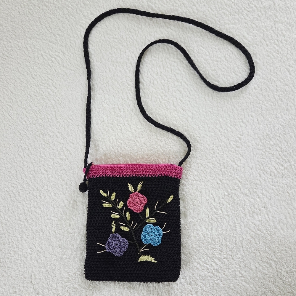 Xhilaration ✨️ Black Flowered Macrame Crossover Mini Bag